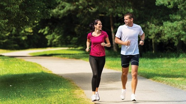 Đi bộ mỗi sáng giúp chống lại sự ảnh hưởng của các gen thúc đẩy tăng trọng lượng cơ thể